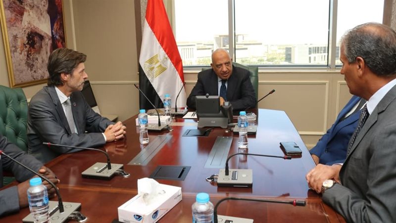 وزير الكهرباء