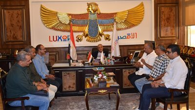 محافظ الأقصر يعقد اجتماعًا لبحث إنهاء معاناة أهالي الرامسيوم
