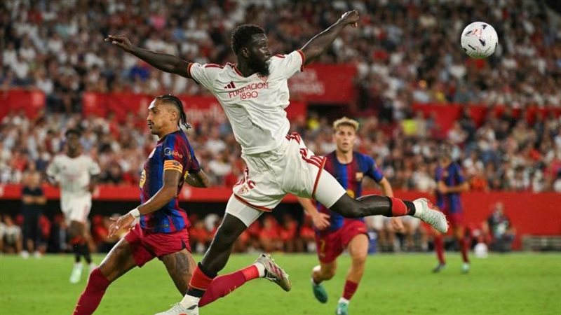 برشلونة أمام إشبيلية