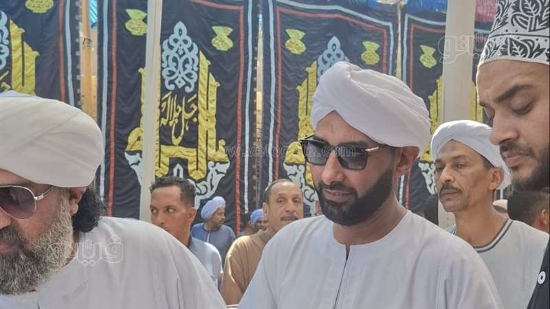 جلسة صلح بين عائلتين