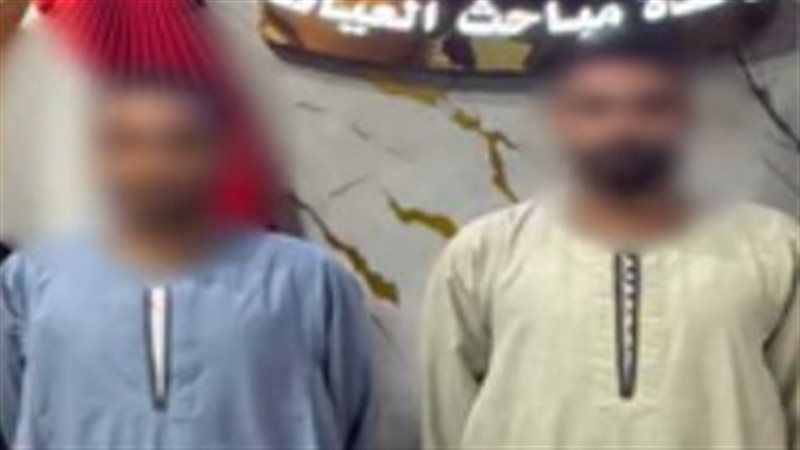عصا خشبية تكشف خلافًا