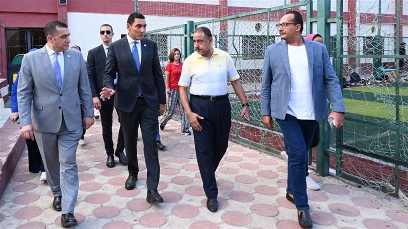 جوهر نبيل يتفقد مركز