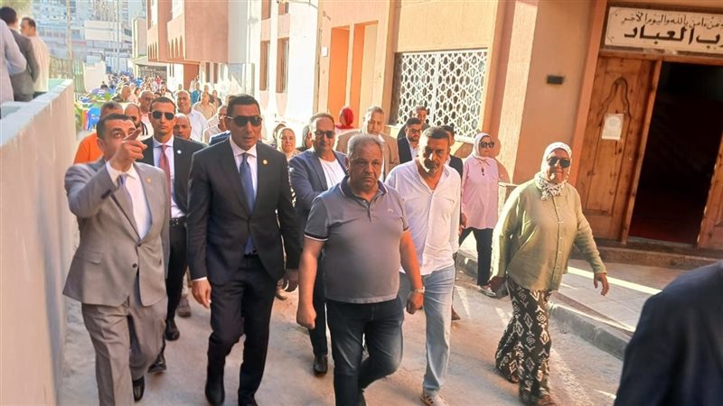 جوهر نبيل يتفقد مركز