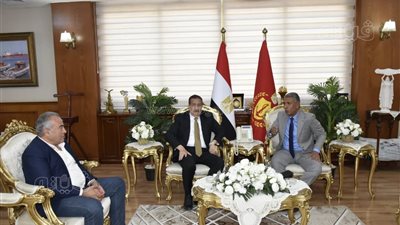 «عايز طفرة قبل نهاية الشهر»، محافظ بورسعيد يوجه برفع كفاءة منظومة النظافة (صور)