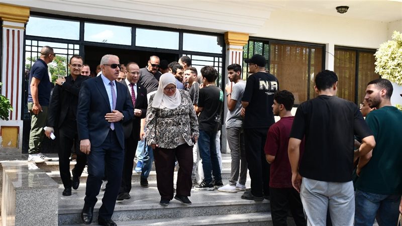 رئيس جامعة قناة السويس