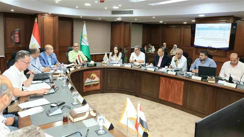 اجتماع محافظ الجيزة