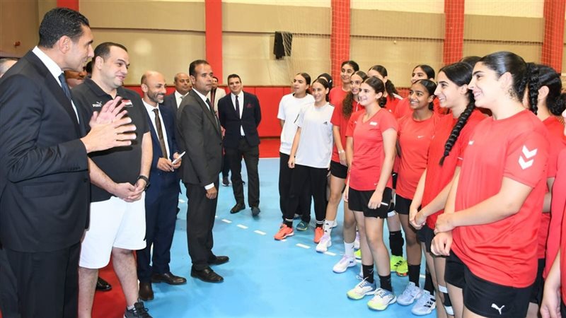 جوهر نبيل يتفقد المركز