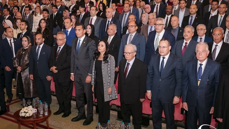  رئيس الجامعة المصرية