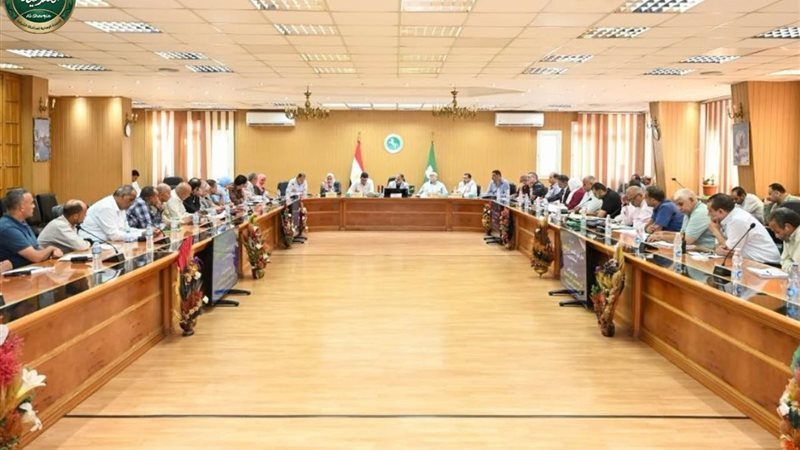  محافظ الشرقيةيعقداجتماعًالمتابعةملف