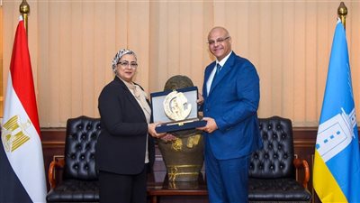 محافظ الإسكندرية يستقبل المستشارة أمل عمار لبحث تعزيز التعاون في دعم وتمكين المرأة والأسرة