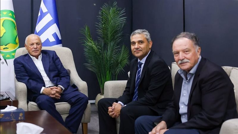 هاني أبو ريدة مع