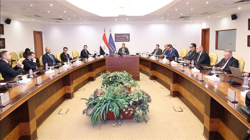 وزير الاتصالات ومسئولى