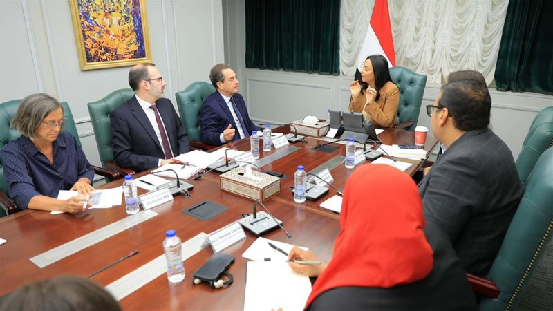 وزيرة التضامن تبحث
