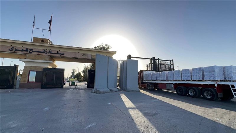 مصر تدفع بمساعدات
