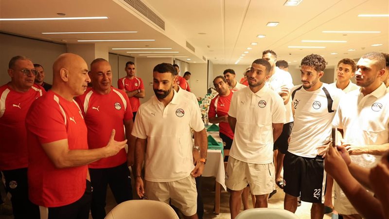 لاعبو منتخب مصر يحتفلون