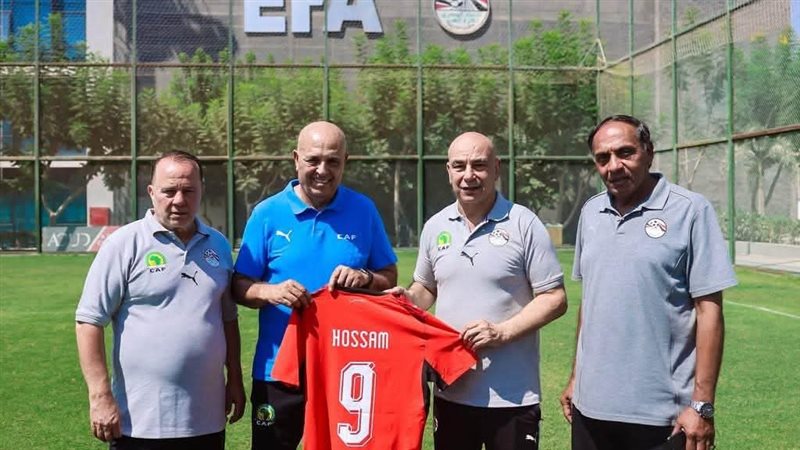 احتفاء المدربين بحسام
