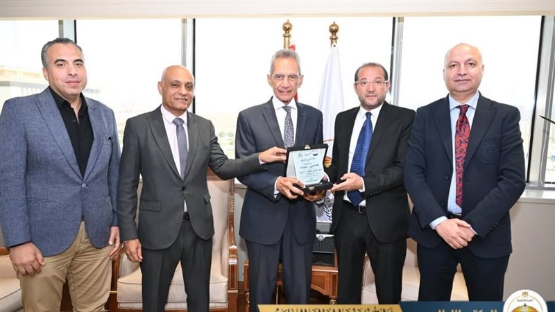 وزير الشئون النيابية