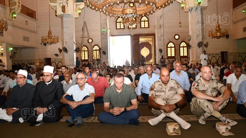 محافظ اسوان يؤدى