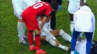 لحظة إصابة كيليان مبابي أمام تركيا بعد تسجيل هدف فرنسا   