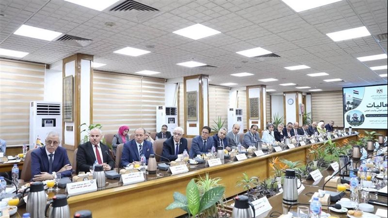 رئيس جامعة بنها خلال