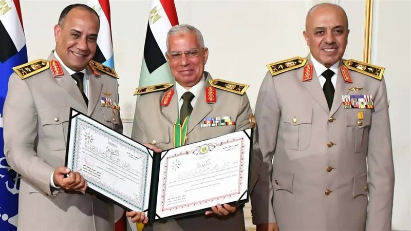 وزير الدفاع والإنتاج