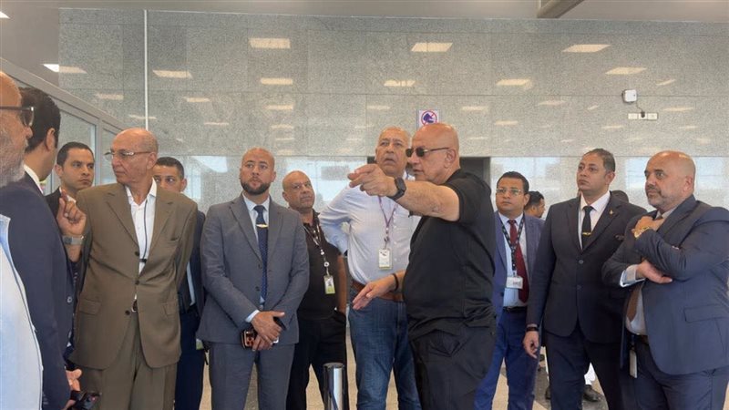 النشار يتفقد مطار