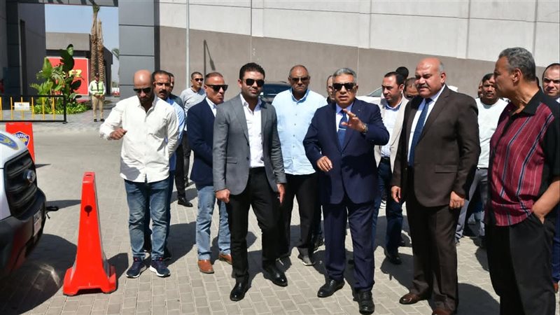 محافظ الدقهلية ومدير