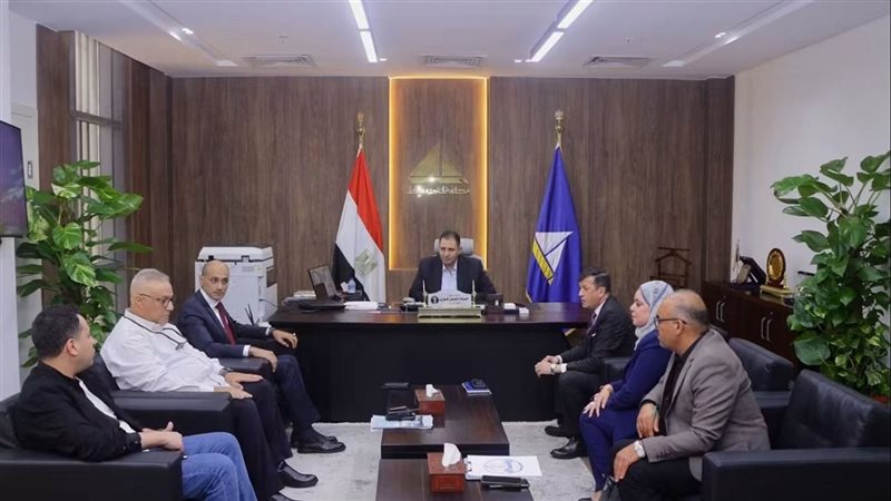 محافظ دمياط يبحث
