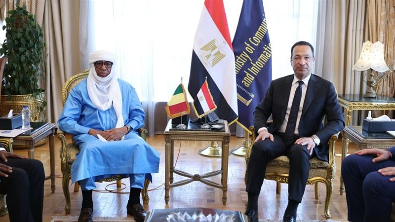 وزير الاتصالات ونظيره