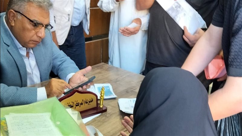 محافظ الدقهلية بين
