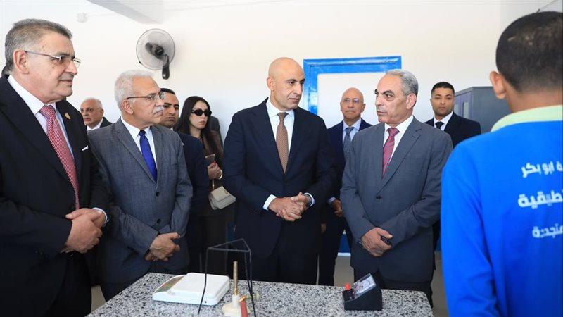 افتتاح مدرسة عبد