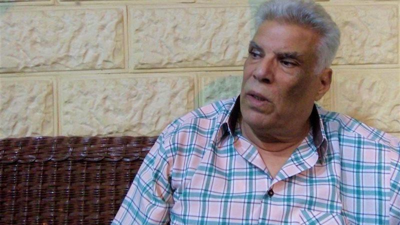 الروائي والكاتب الكبير