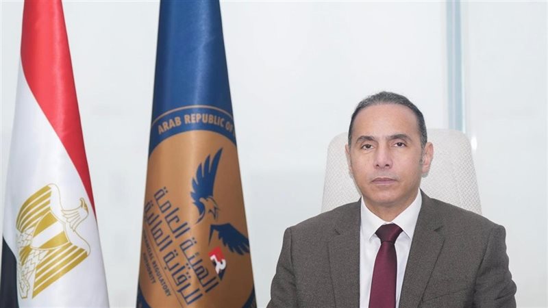 الدكتور إسلام عزام،