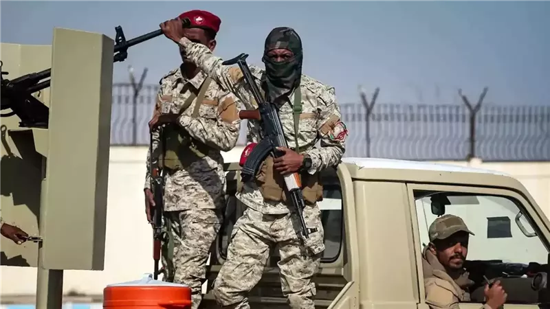 عناصر من القوات اليمنية،