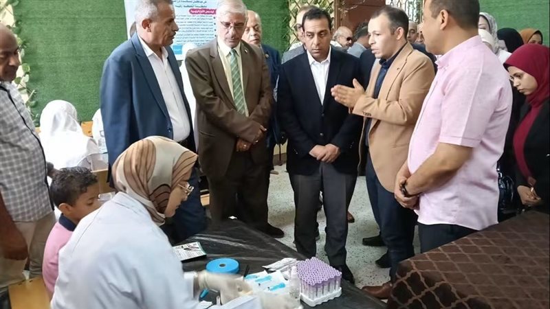 نائب محافظ قنا يشهد