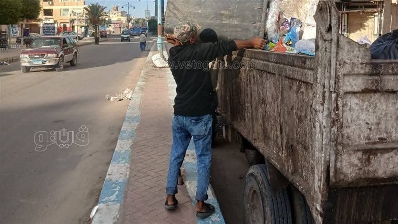 حملات مكثفة على مدار