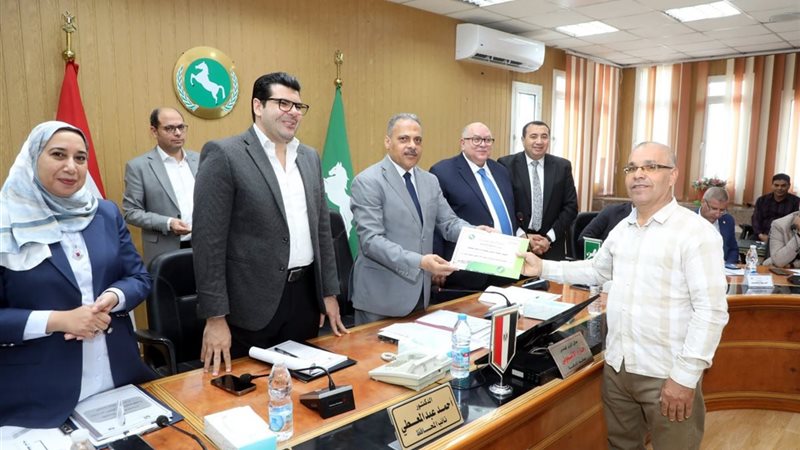 محافظ الشرقية يترأس
