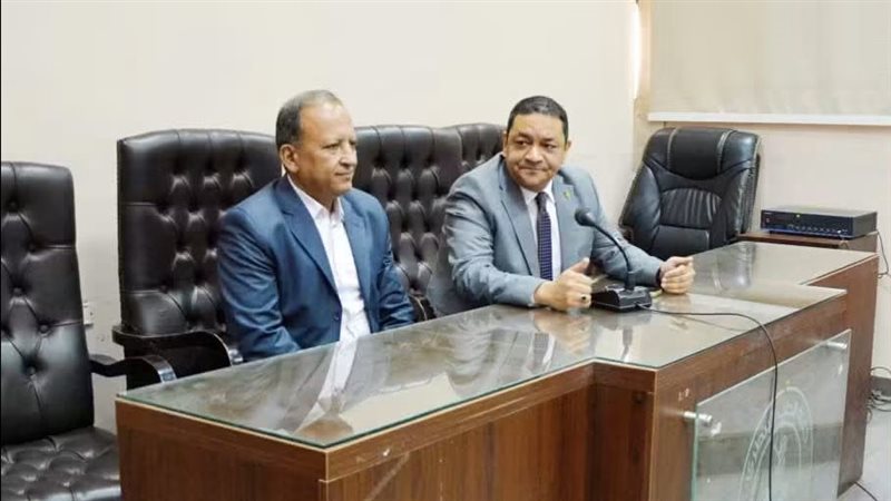عميد طب بيطري خلال