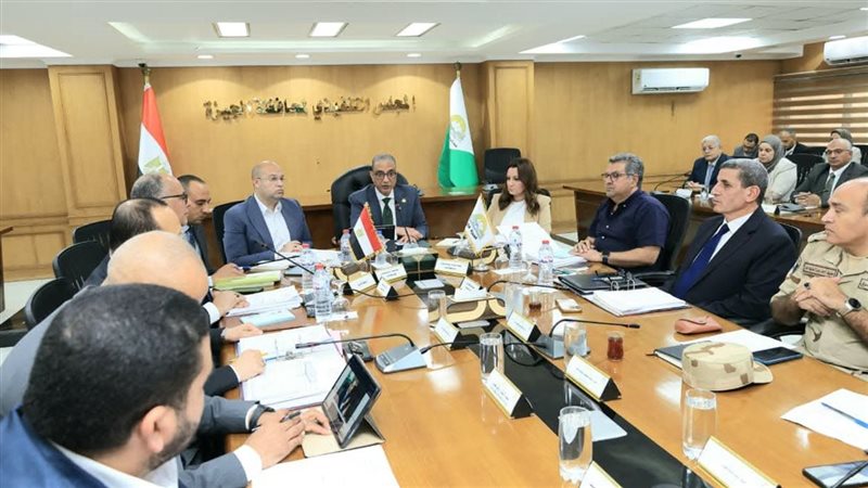 اجتماع محافظ الجيزة