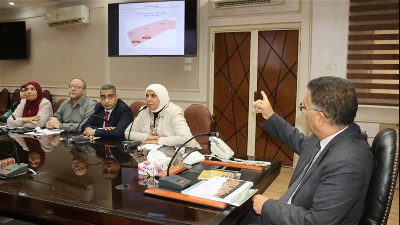 محافظ القليوبية خلال