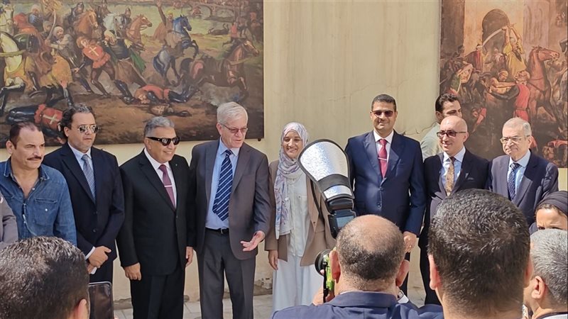 محافظ الدقهلية والسفير