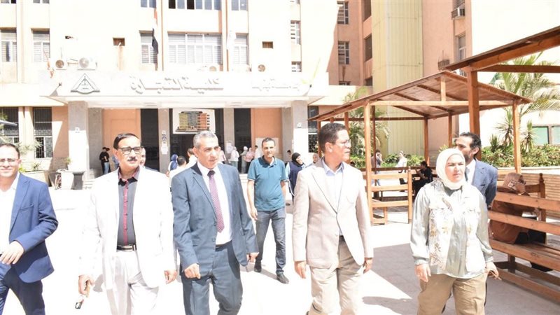 رئيس جامعة بنها،