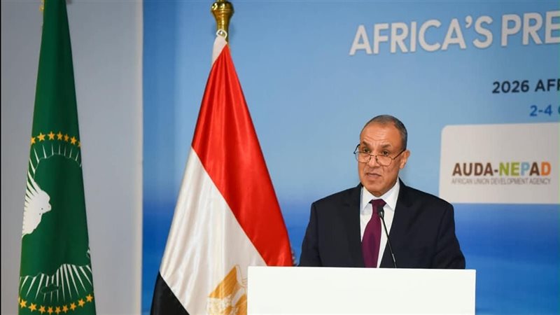 وزير الخارجية الدكتور
