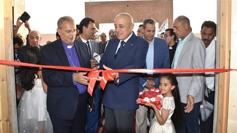 أثناء الافتتاح 