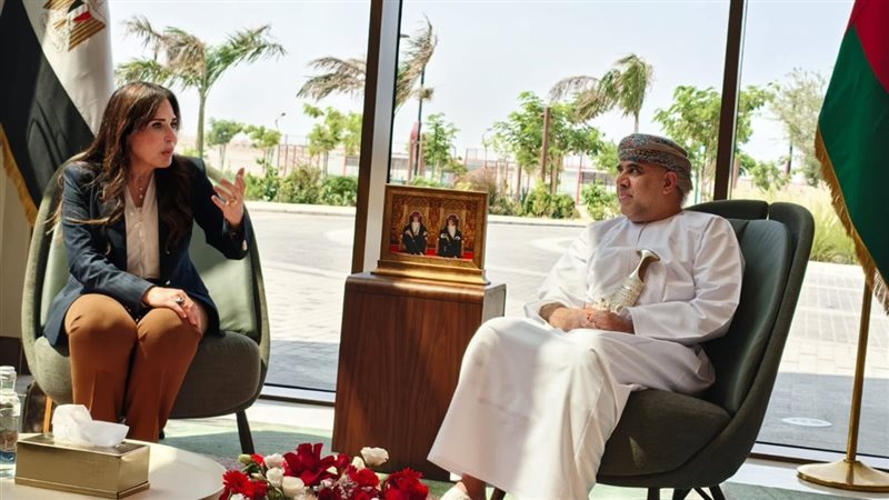 وزيرة الاسكان خلال
