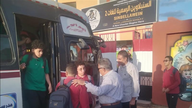محافظ الدقهلية خلال