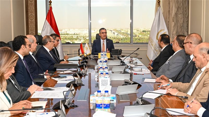 اجتماع وزير التموين