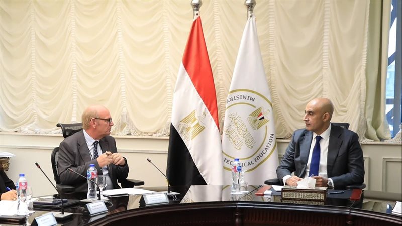 محمد عبد اللطيف وزير