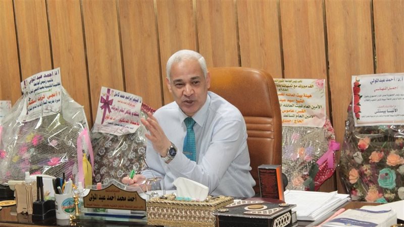 الدكتور أحمد عبد