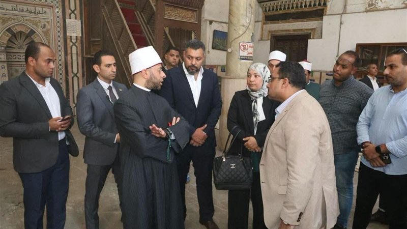 وزير الأوقاف يتفقد